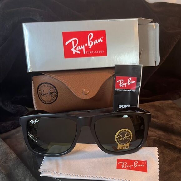 New Ray-Ban Sunglasses with Black Frames Green G-15 Lenses - Picture 1 of 10